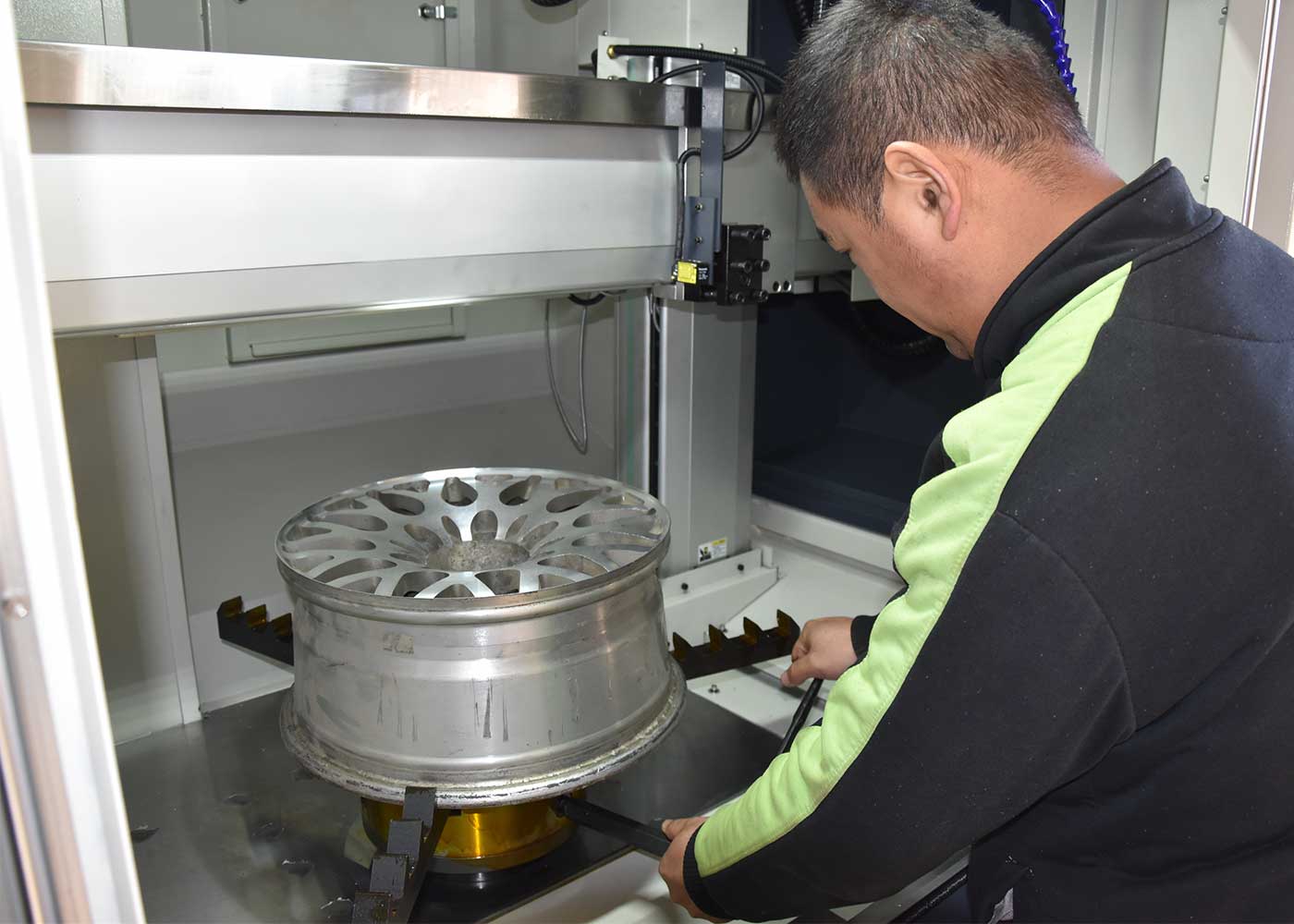 Diamond Cutting Wheel Lathe